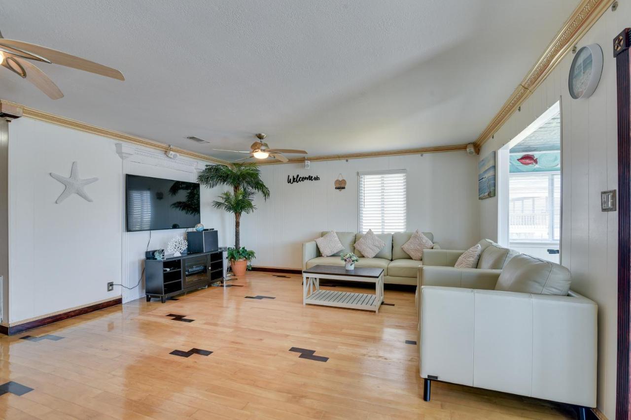 Waterfront Galveston Bay Retreat - 4 Mi To Beach! 외부 사진