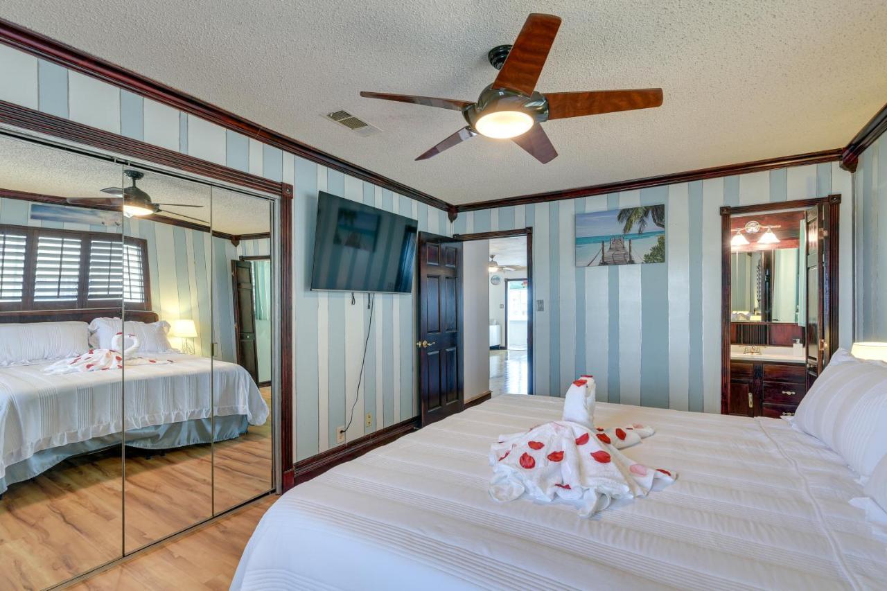 Waterfront Galveston Bay Retreat - 4 Mi To Beach! 외부 사진