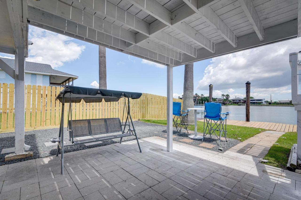 Waterfront Galveston Bay Retreat - 4 Mi To Beach! 외부 사진